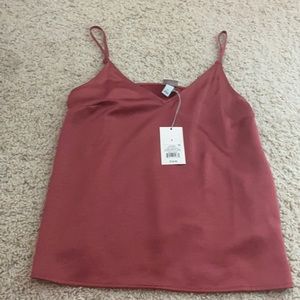 pink tank top